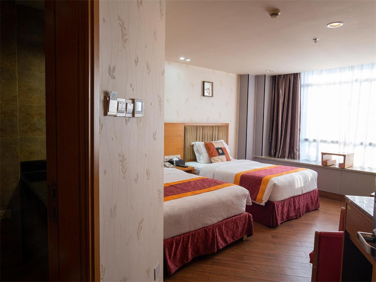 Royal Garden Hotel Гуанджоу Екстериор снимка